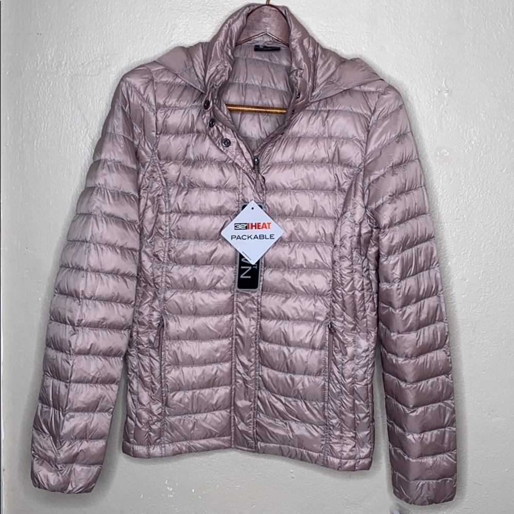 LIGHTWEIGHT RECYCLED POLY-FILL PACKABLE JACKET